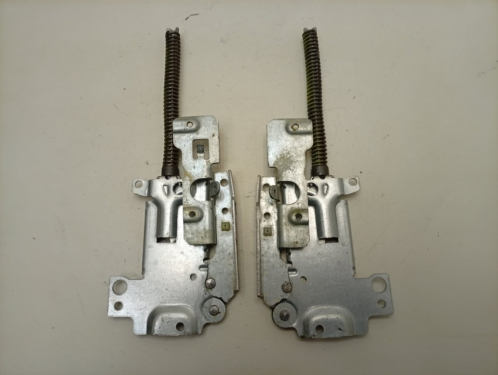 ESL46050 ктп8 Комплект петель двери для посудомоечных машин Electrolux 4055152633 б/у