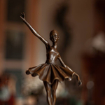 Бронзовая статуэтка
