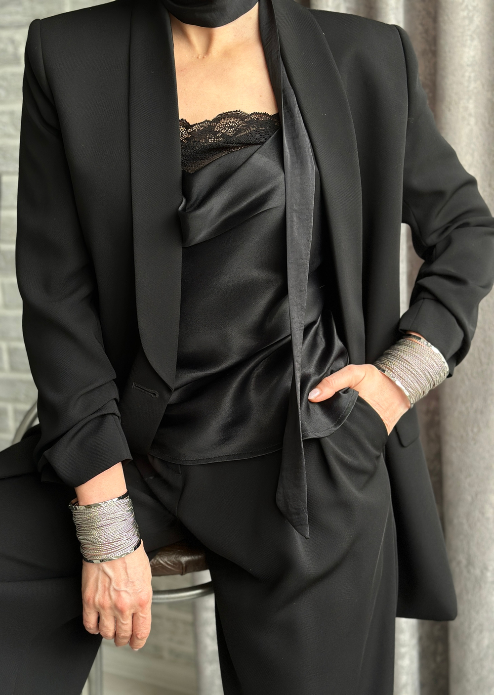 Браслет широкий жесткий из цепочек, оттенок серебро