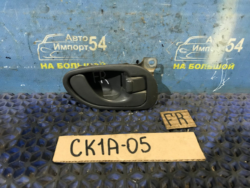 Ручка двери передней правой салонная MITSUBISHI LANCER 1998