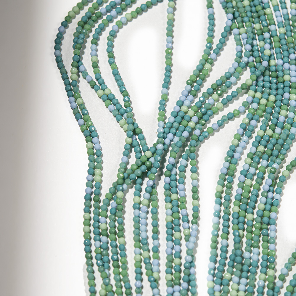 Шпинель синтетическая "Бирюза микс", 2,1мм, шар, микроогранка