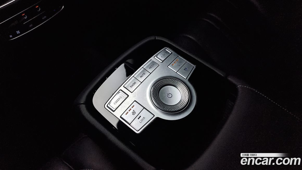 Genesis G80 (RG3) Бензин 2.5 Turbo 2WD (06.2021)