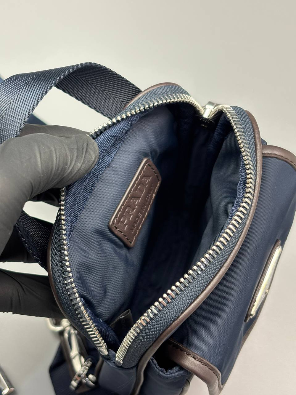 Сумка-мессенджер Prada