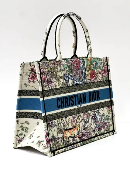 Сумка Dior Book Tote, модель среднего формата белый