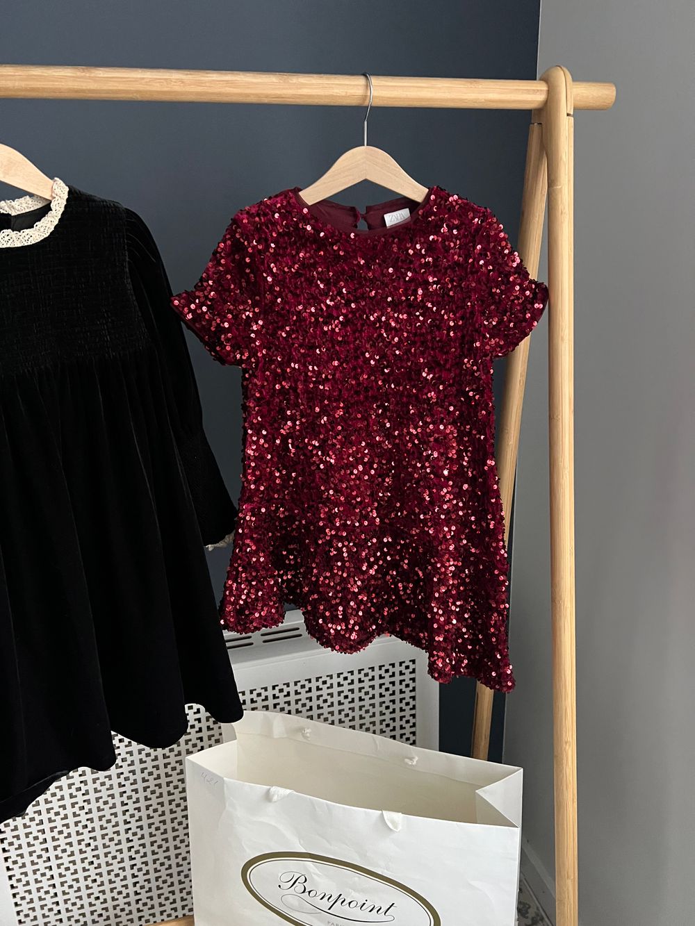 Платье с пайетками Zara