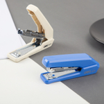 Степлер DELI  до 15  листов, ассорти