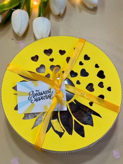 Подарочный набор с печеньем 200 грамм - 8 марта