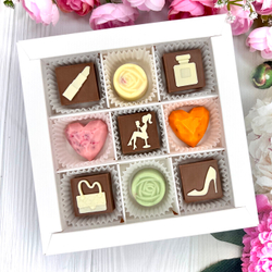 Шоколадный набор "Женские штучки": 9 конфет ручной работы