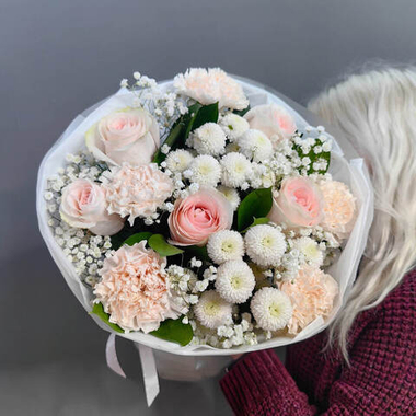 Авторский букет в кремовой гамме