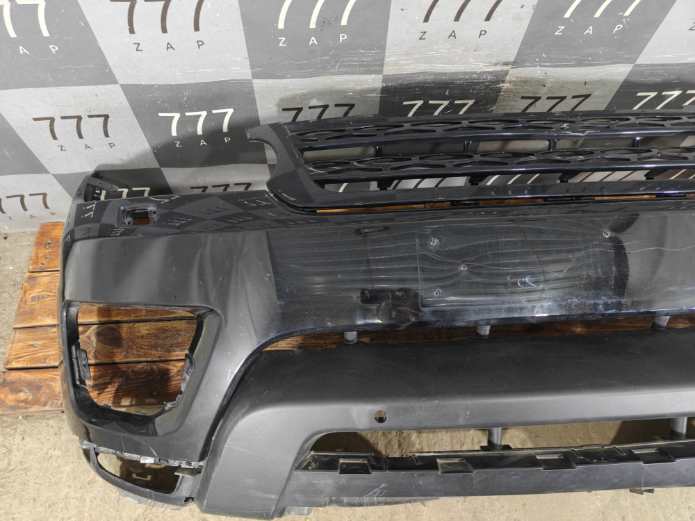 Бампер передний + решетка радиатора Land Rover Range Rover Sport 2 (L494) 13-17 Б/У Оригинал LR045028