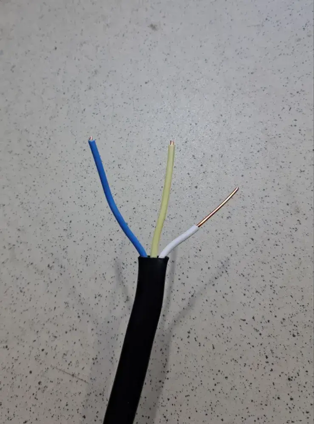 C-TECH Силовой кабель ВВГ-Пнг(A) 3 x 1.5 мм², 100 м, 8000 г