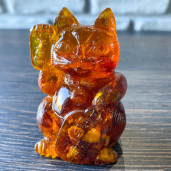 Манэки-нэко кот счастья