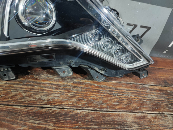 Фара правая LED Toyota Land Cruiser Prado 150 13-17 Б/У  8114560J20
