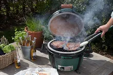 Керамический гриль Big Green Egg MiniMax, 33 см, на высокой подставке