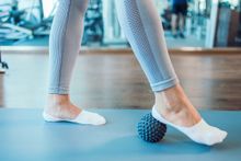 Мяч массажный 9 см серый (без цветной коробки)