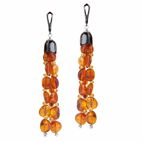 Серьги кисти из трёх прядей янтарной гальки