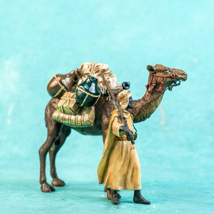 Винтаж: Бронзовая скульптура «Бедуин с верблюдом»