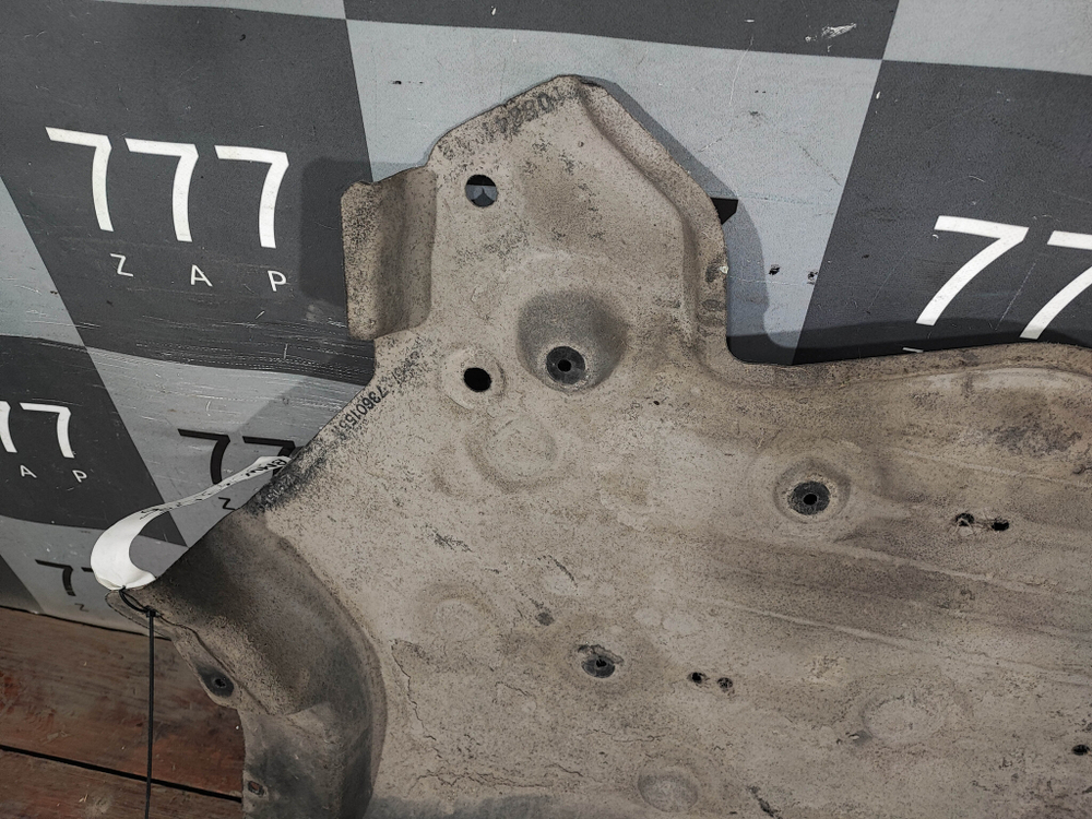 Пыльник двигателя BMW X5 (F15) 13-18 Б/У Оригинал 51757360155