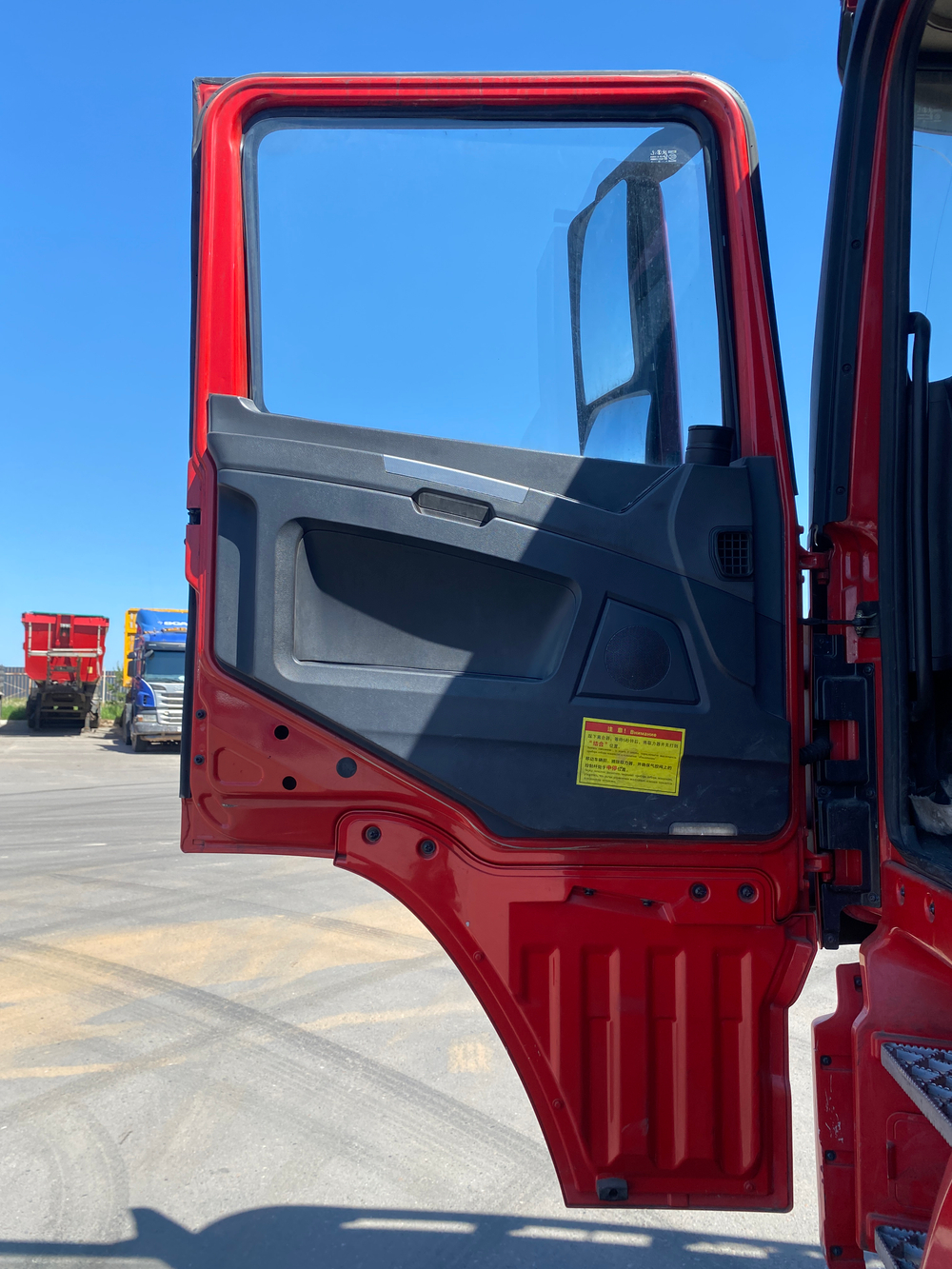 Shacman (Shaanxi) SX* 8x4 Самосвал SX33186T366 (Дизельный, 11,6 л, 369 л.с., МТ)