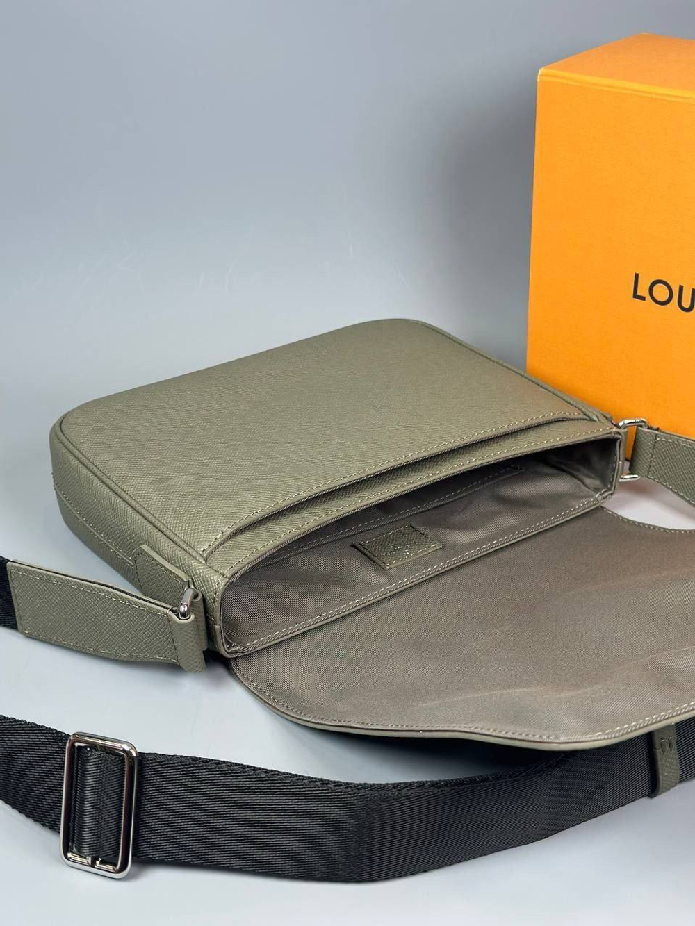 Сумка-мессенджер Louis Vuitton, арт. 477568294