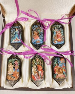 Набор из 6-ти ёлочных игрушек-конфет с ручной росписью Палех "Сказки" в футляре