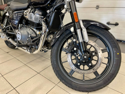 Royal Enfield 650 Super Meteor (Astral Black)