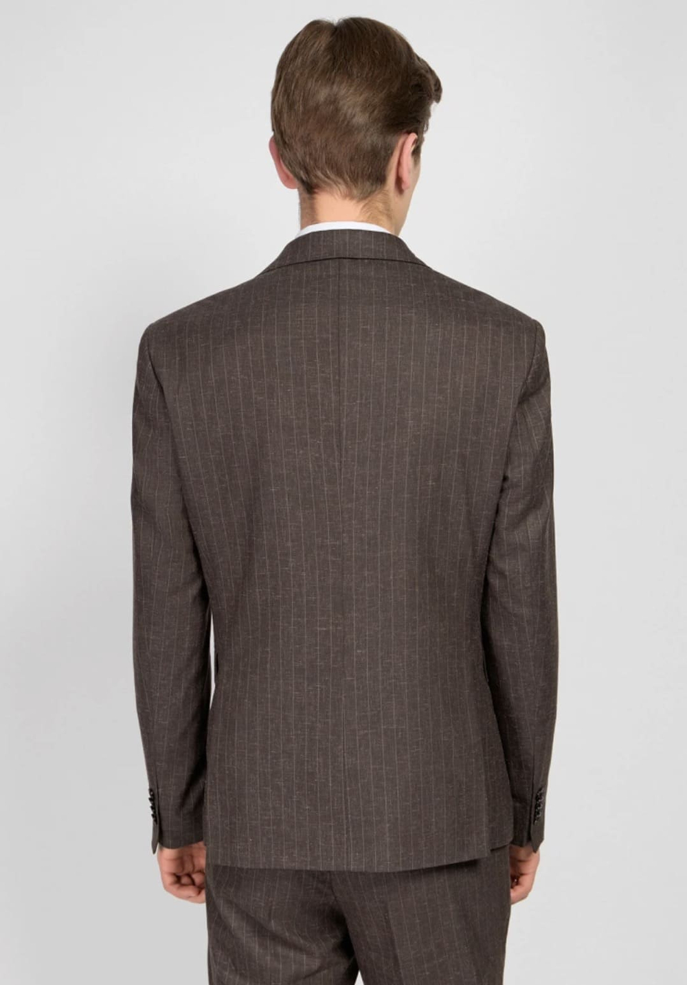 Мужской костюм в полоску (коричневый) А41