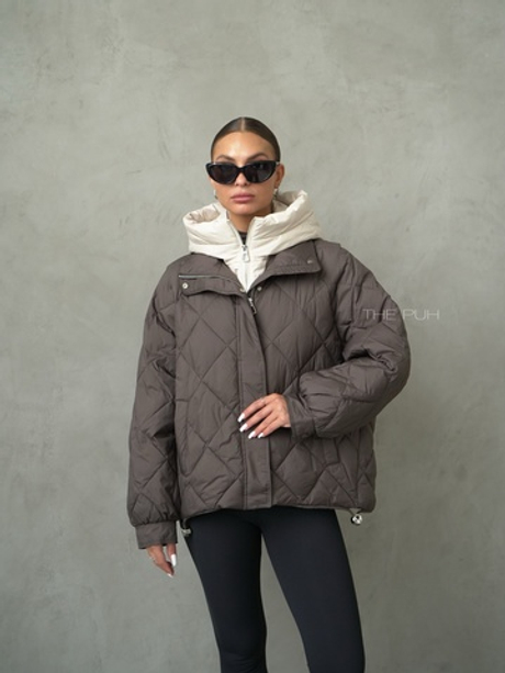 Шоколадно-бежевая куртка с манишкой