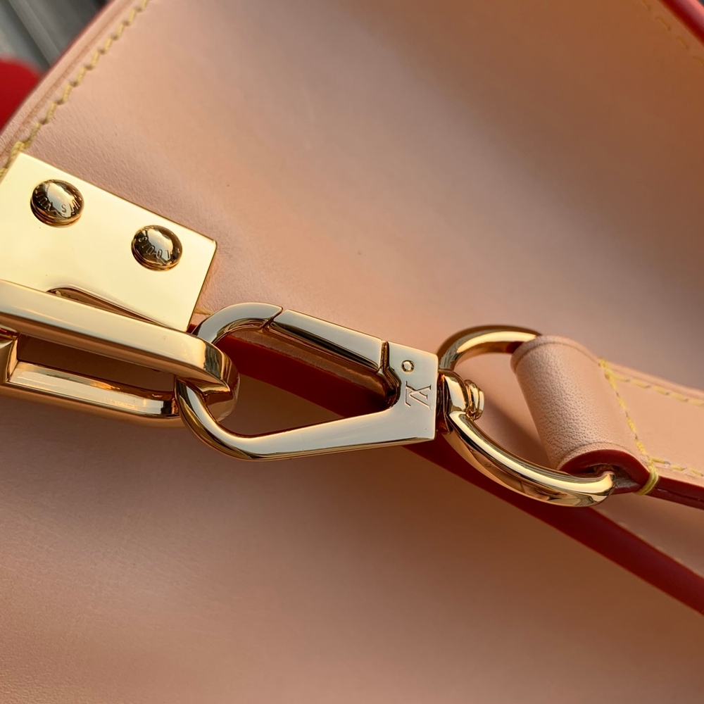 Louis Vuitton Dauphine MM