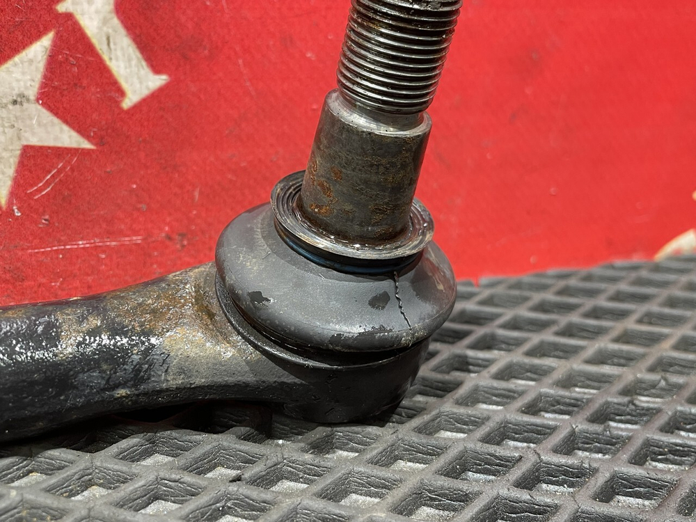 Стойка переднего стабилизатора