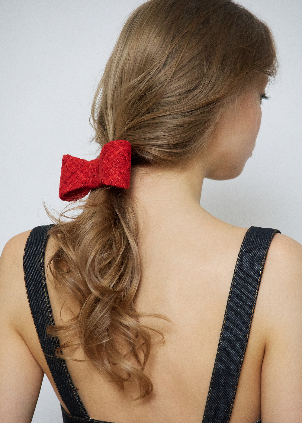 Бант-бабочка из красного твида