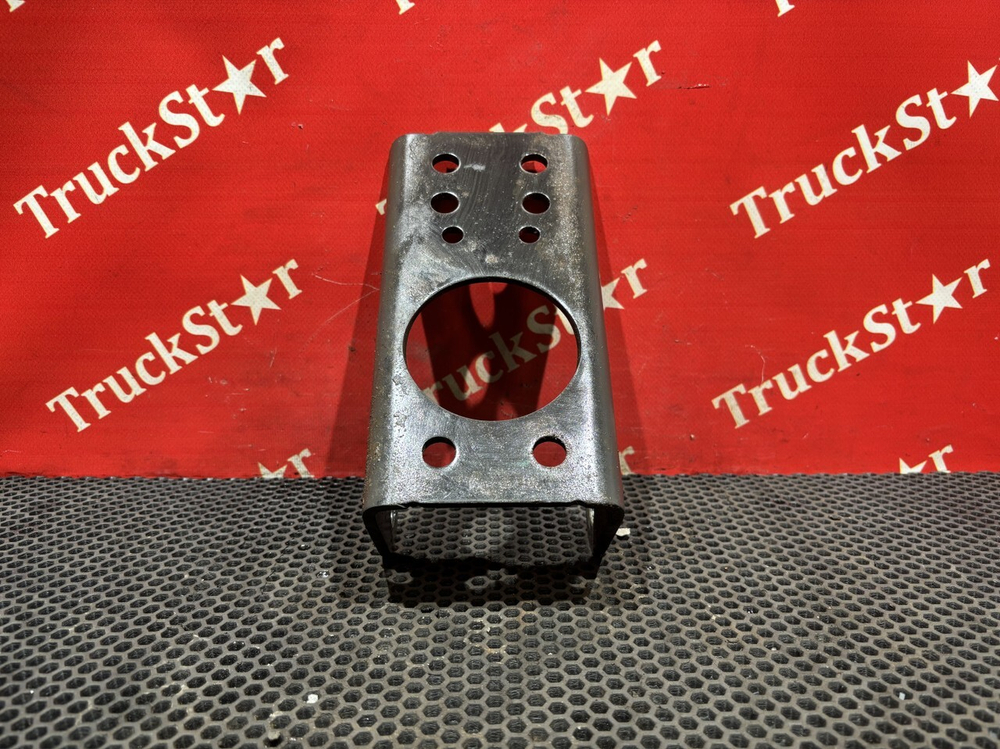 Кронштейн амортизатора заднего