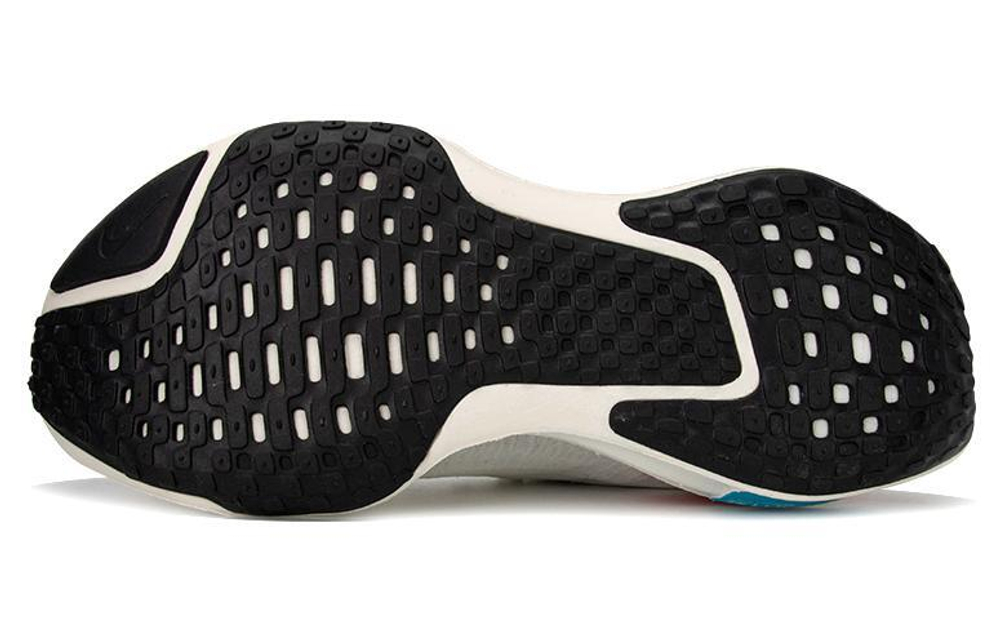 Кроссовки Nike Invincible Run 3 Se