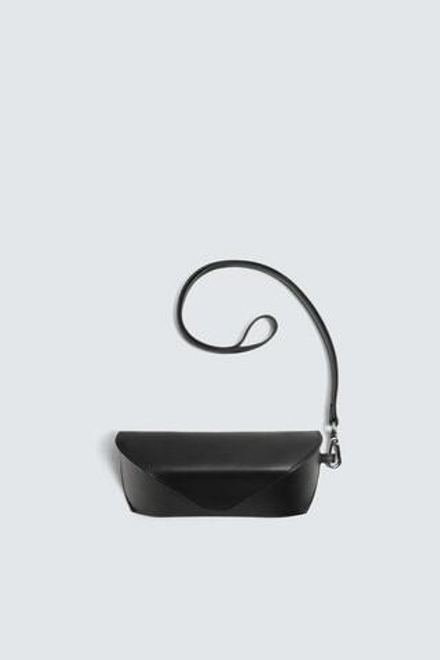 ZARA КОЖАНЫЙ ЧЕХОЛ ДЛЯ ОЧКОВ, ЧЕРНЫЙ
