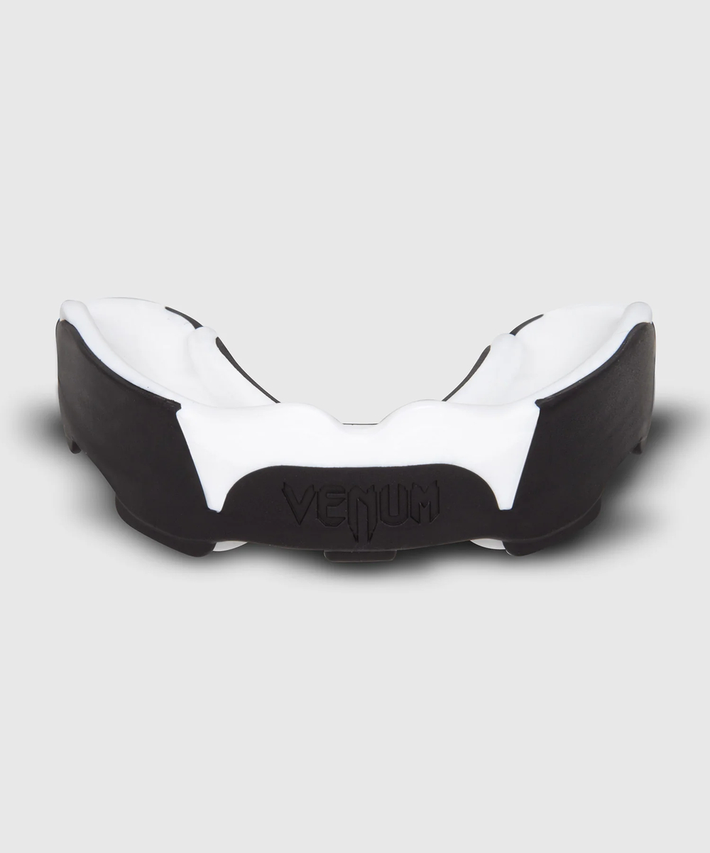 Капа боксерская Venum Predator Black/White
