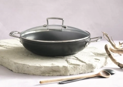 Le Creuset Сковорода PRO с антипригарным покрытием 26см с крышкой