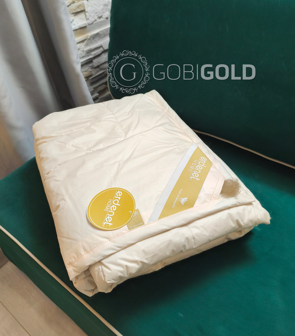 Одеяло стеганое из 100% верблюжьего пуха 150х200 см. (ERDENET) - светло-серое