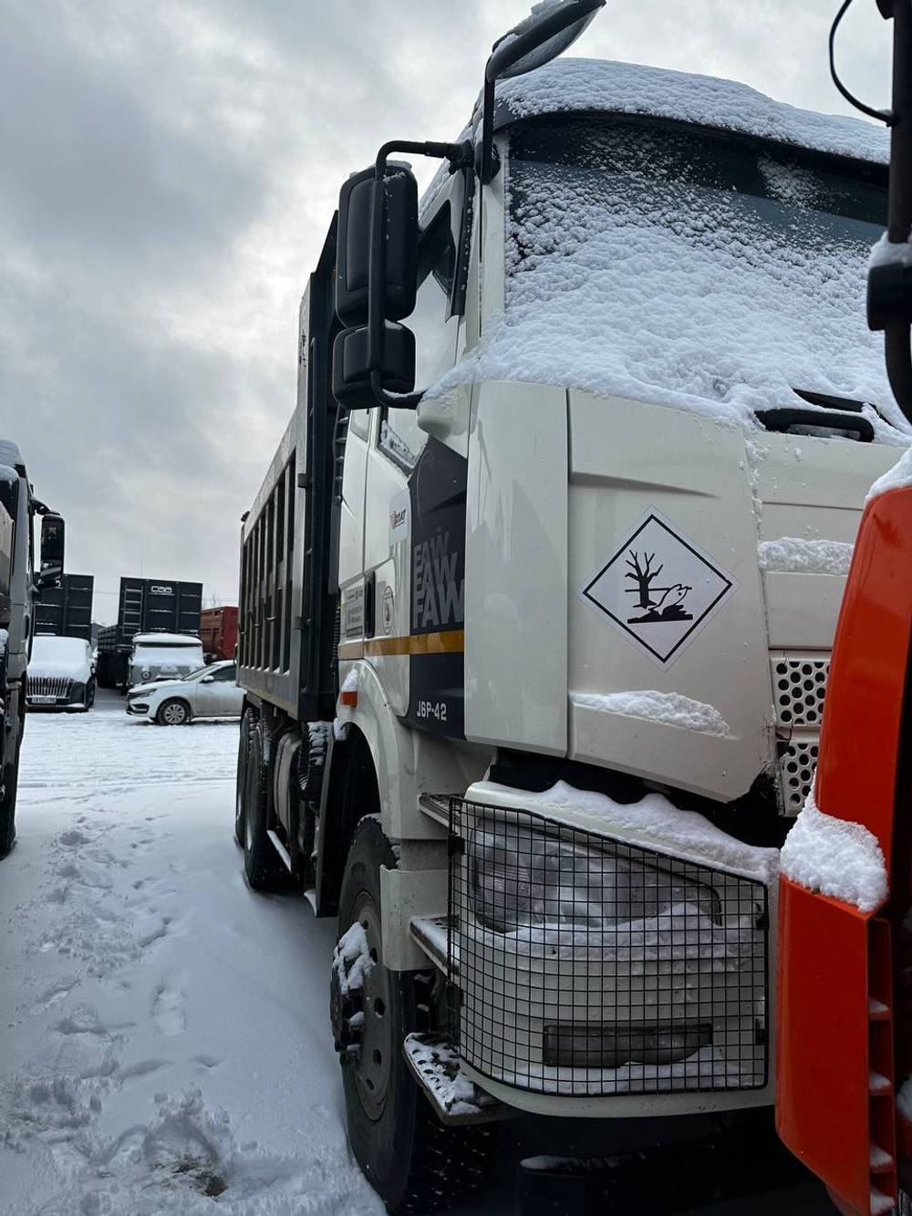 FAW J6 6x6 Самосвал CA3250P66K24L1TE5 (Дизельный, 11,1 л, 420 л.с., МТ)