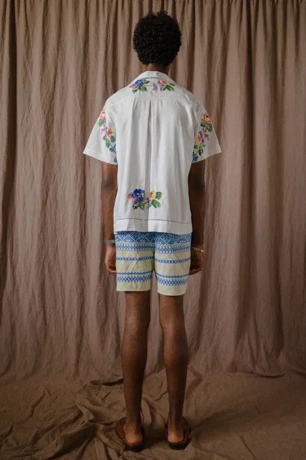 Рубашка Soeurs с Букетами Садовых Цветов белая