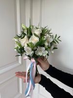 Свадебный букет из одноголовых роз и альстромерии