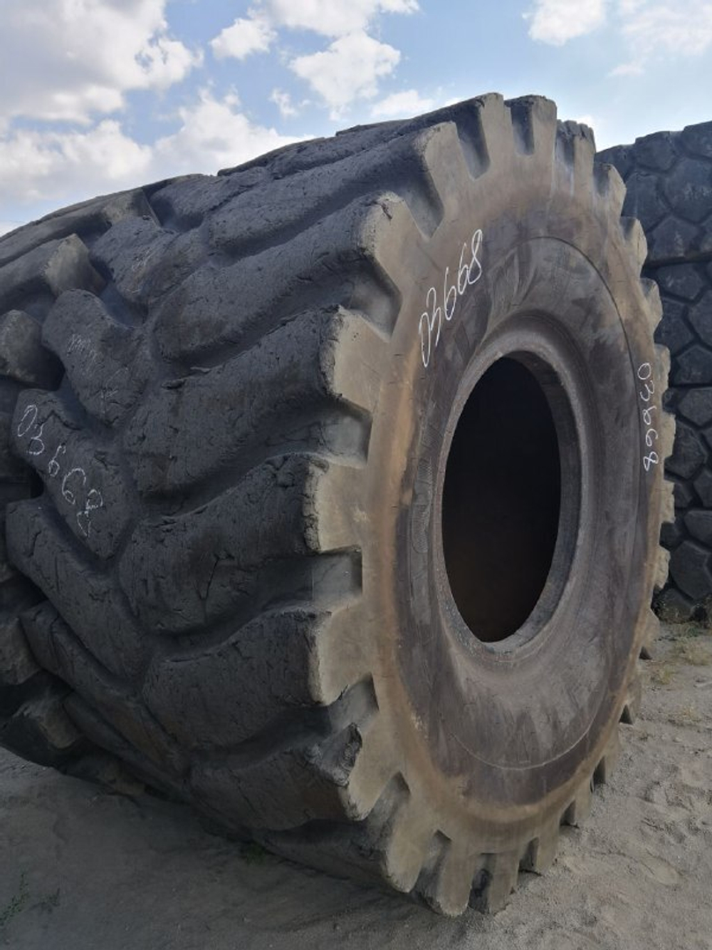 45/65R39 Michelin XLDD2 шина б/у