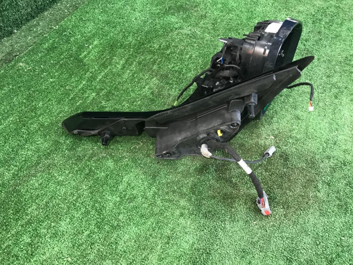 Зеркало правое Land-Rover Discovery 5 (2016-н.в.) 16 контактов + камера