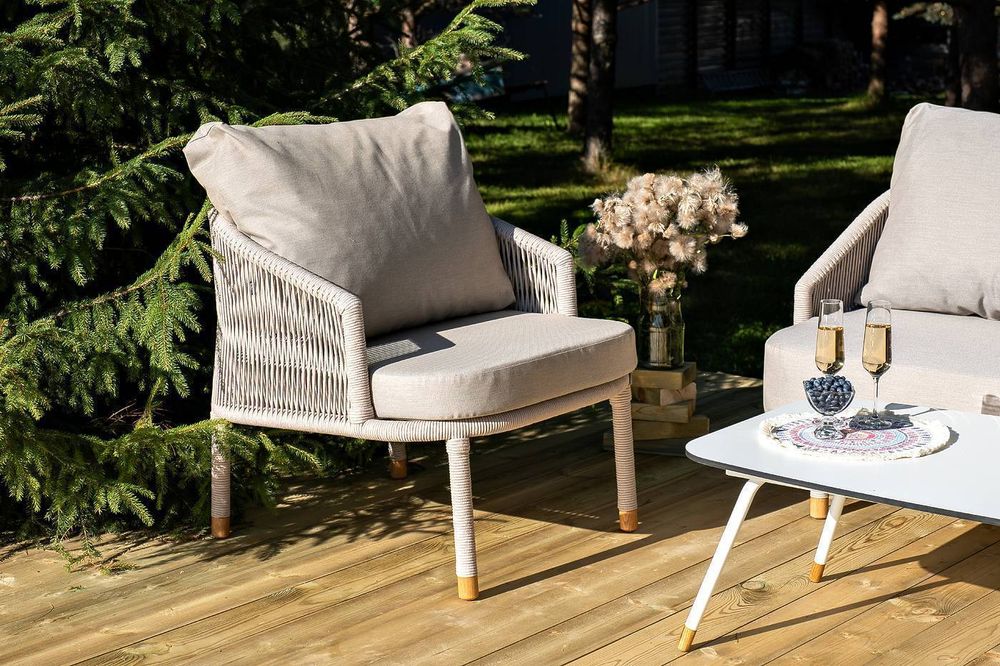 "Верона" кресло плетеное из роупа, каркас алюминий белый муар, роуп бежевый круглый, ткань бежевая 052