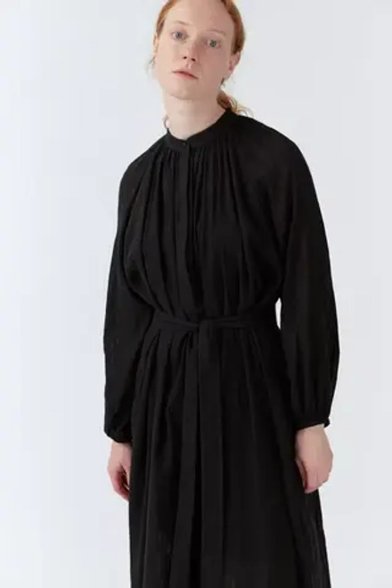 Платье со сборкой из черного хлопка
