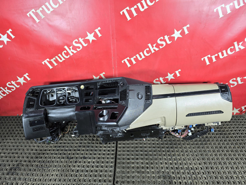 Торпедо салона кабины в сборе 2019г