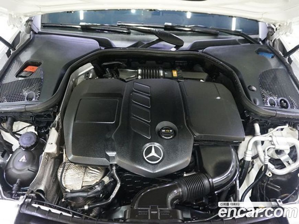 Mercedes-Benz E-Class W213 E220d Avangarde (05.2020)