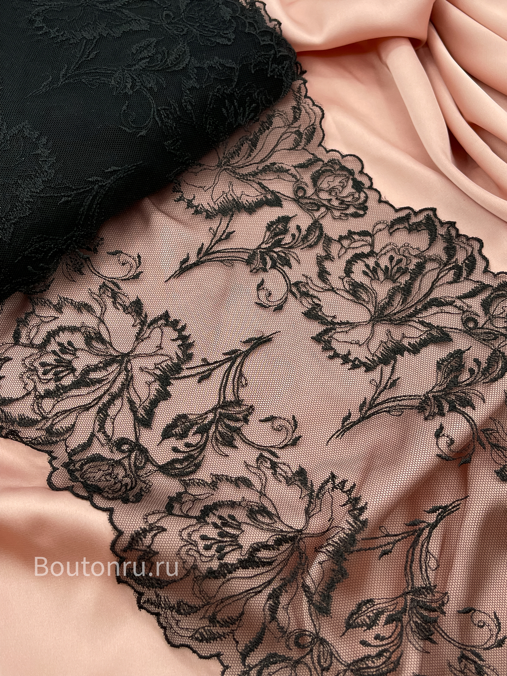 черные кружева с цветами
