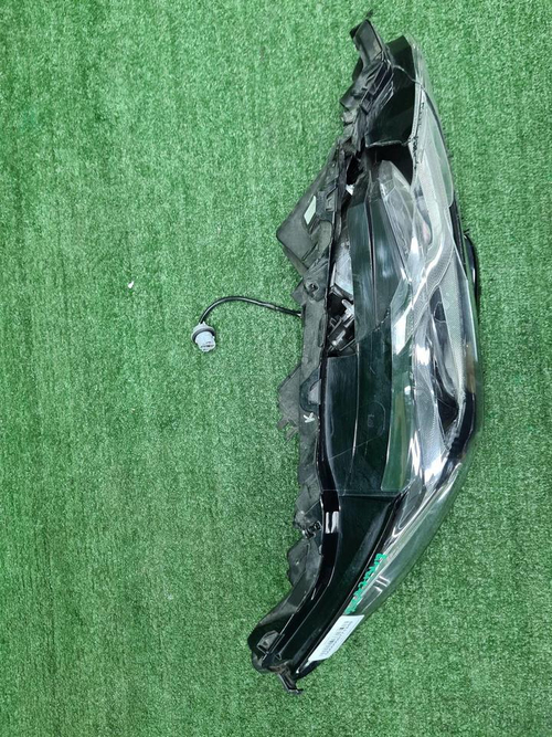 Битая Фара правая Toyota Camry xv70 (2017-н.в.) LED