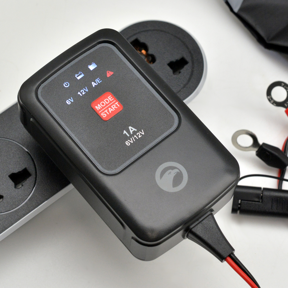 Автомобильное зарядное устройство BERKUT Specialist BC-01A