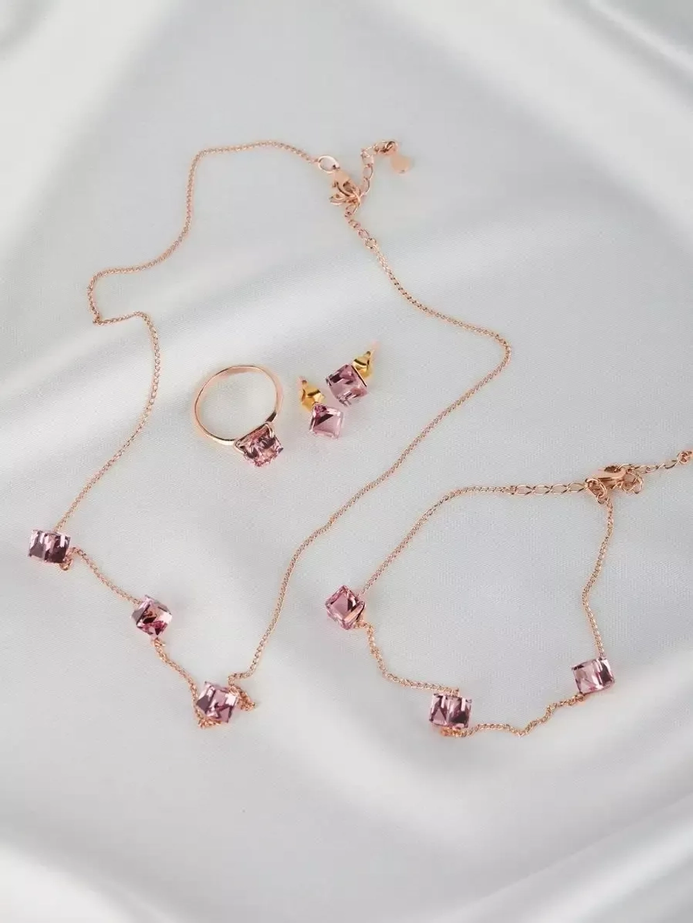 Браслет Миражи с розовыми кристаллами-кубиками Swarovski